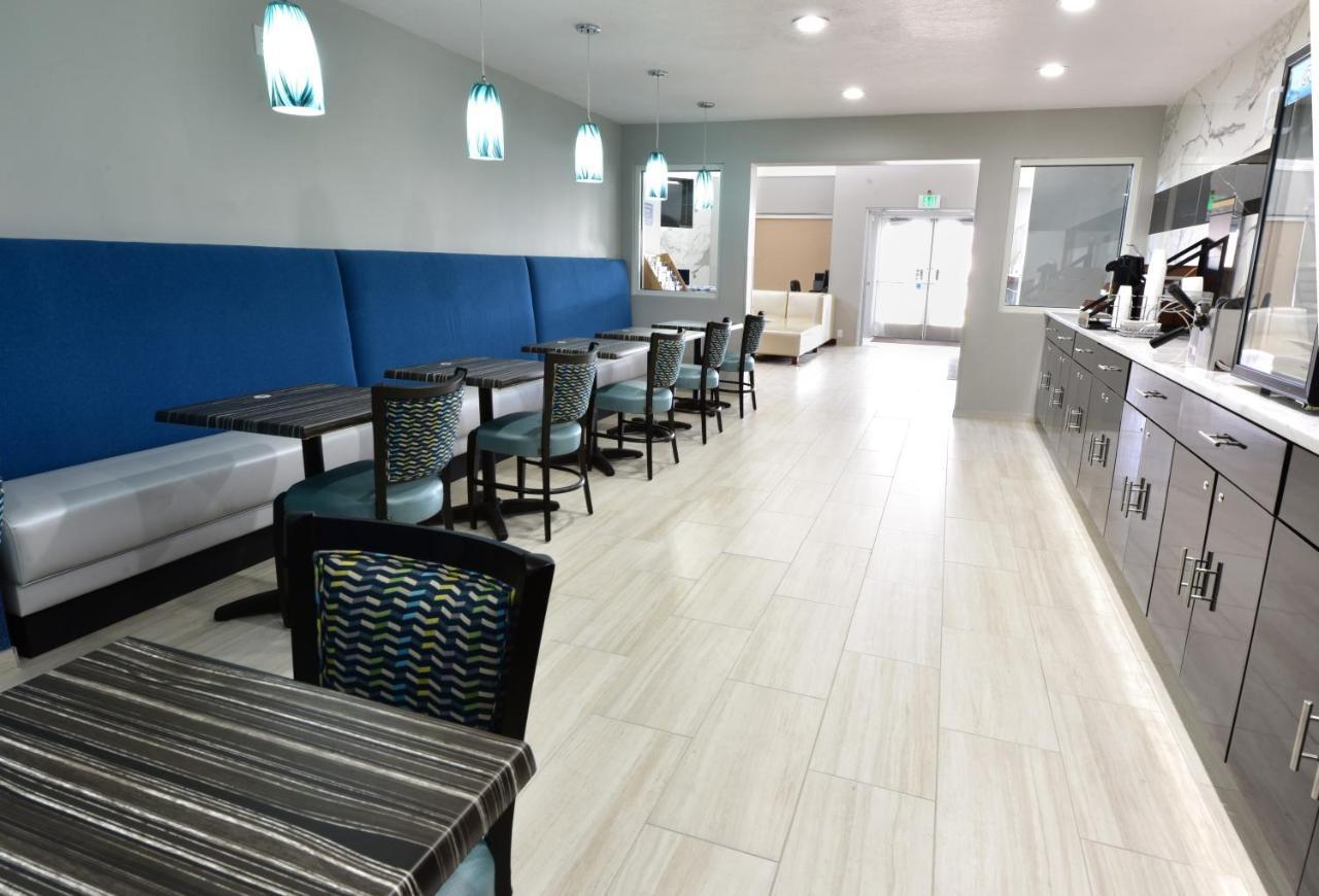 Days Inn By Wyndham Springville Bagian luar foto