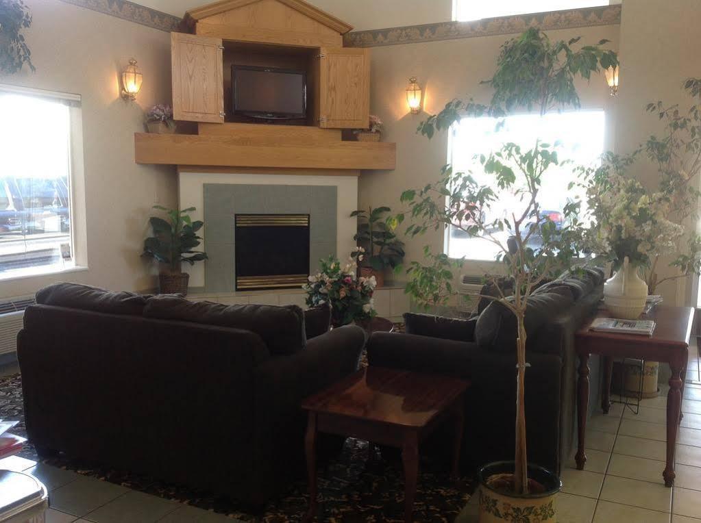 Days Inn By Wyndham Springville Bagian luar foto