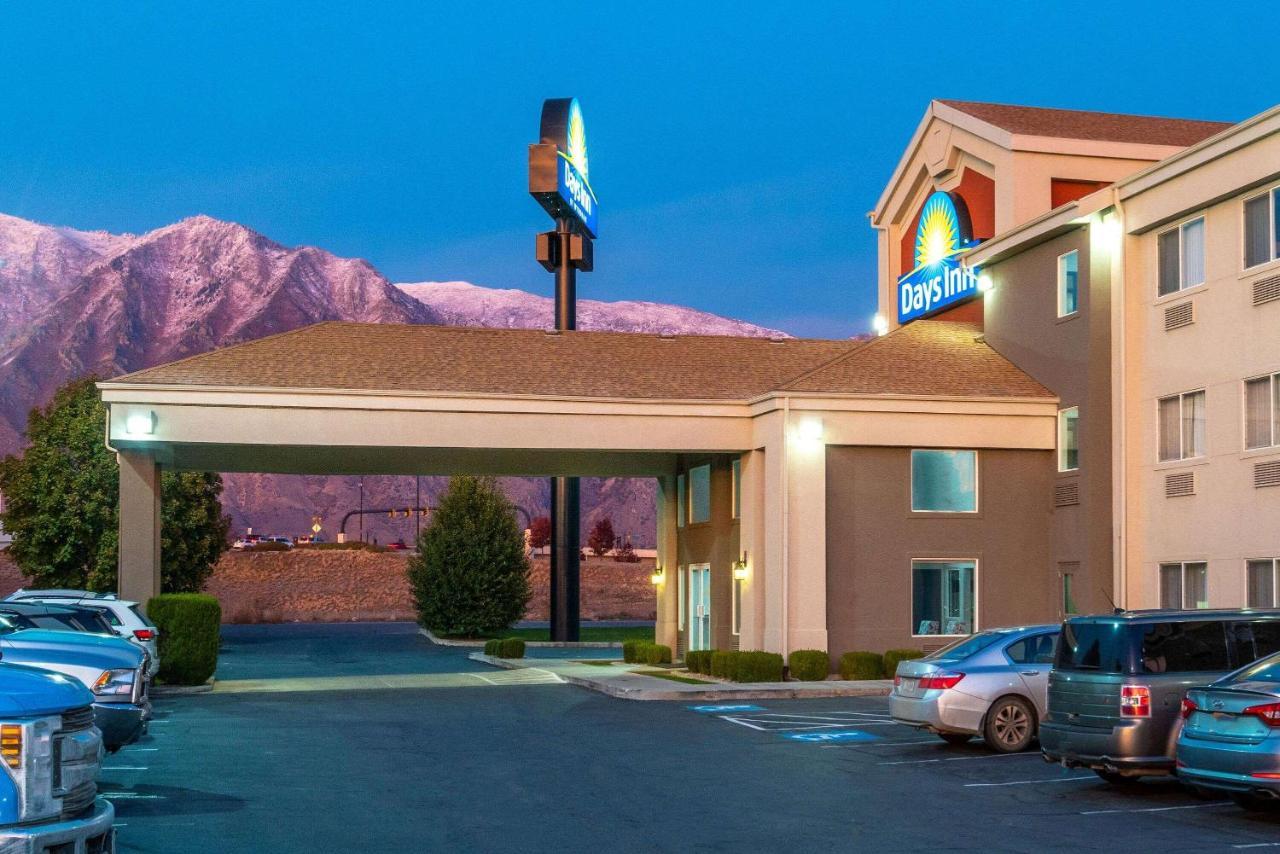 Days Inn By Wyndham Springville Bagian luar foto