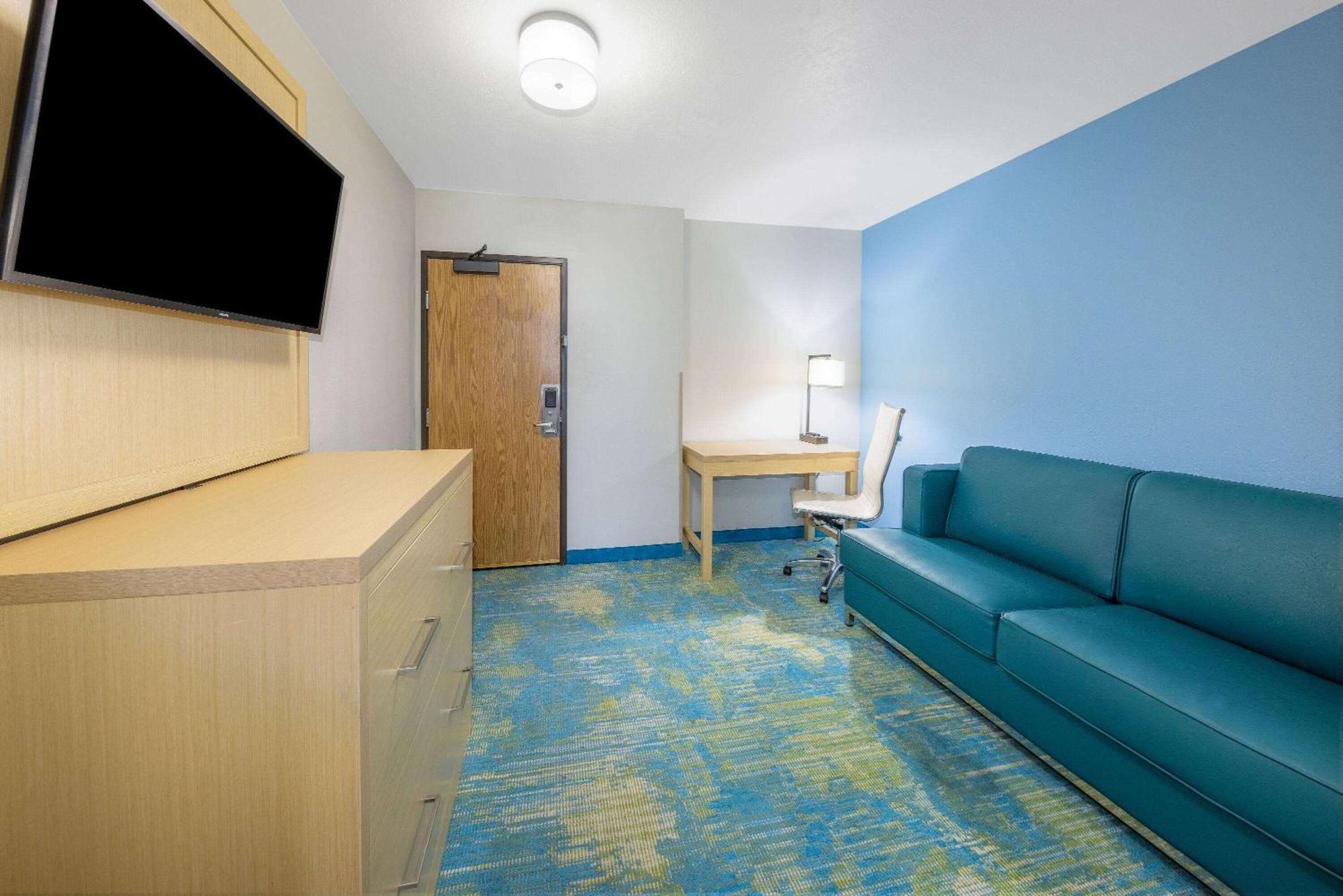 Days Inn By Wyndham Springville Bagian luar foto
