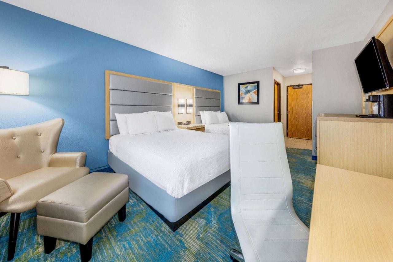 Days Inn By Wyndham Springville Bagian luar foto