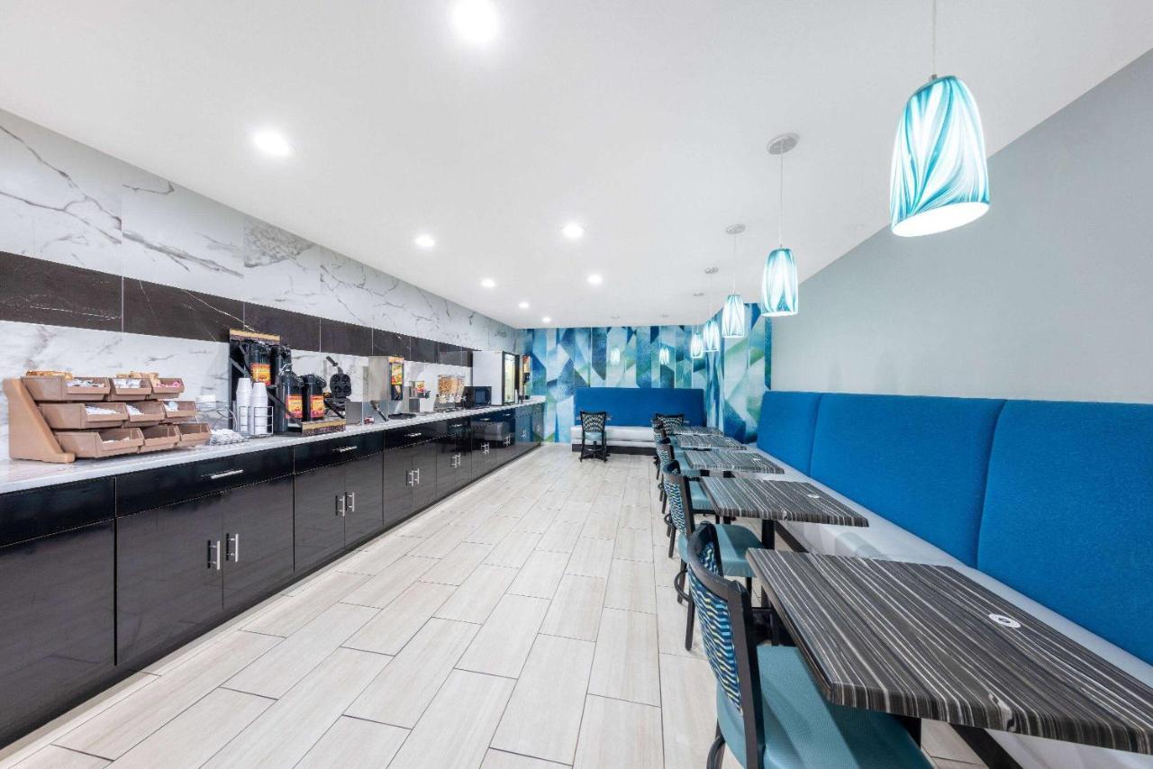 Days Inn By Wyndham Springville Bagian luar foto